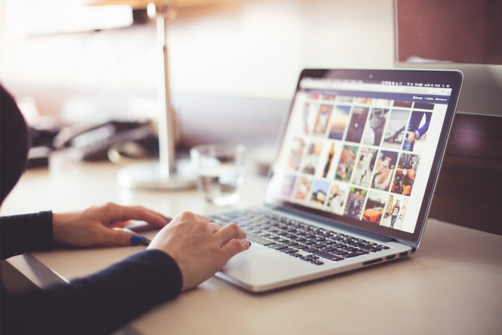 How To Find Free Images For Your Blog (15 Best Sites)
